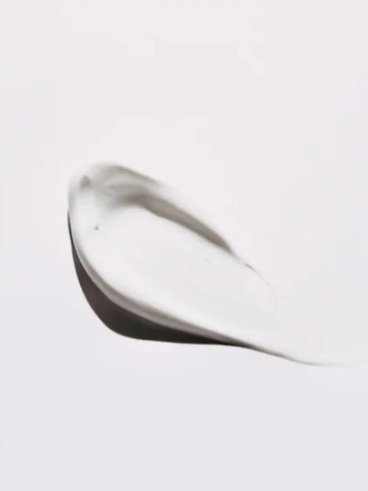 Sa texture crème est efficace sur toute les peaux et parfaite pour les peaux noires